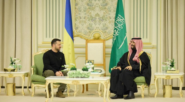 Menarik, Zelensky Bicara Empat Mata Ke Pangeran Arab MBS